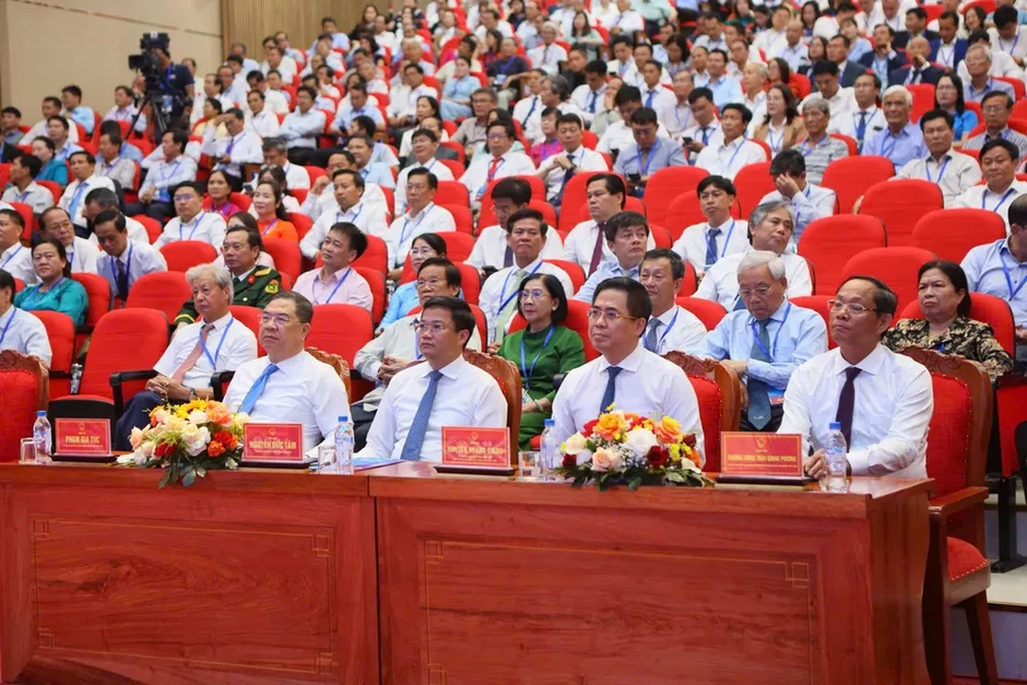 Hơn 440 dự án đầu tư vào các khu kinh tế và khu công nghiệp Quảng Ngãi, vốn đăng ký gần 20 tỷ USD Hơn 440 dự án đầu tư vào các khu kinh tế và khu công nghiệp Quảng Ngãi, vốn đăng ký gần 20 tỷ USD