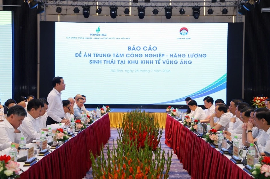 Hợp tác chiến lược kiến tạo hạ tầng năng lượng và hạ tầng số tại Vũng Áng