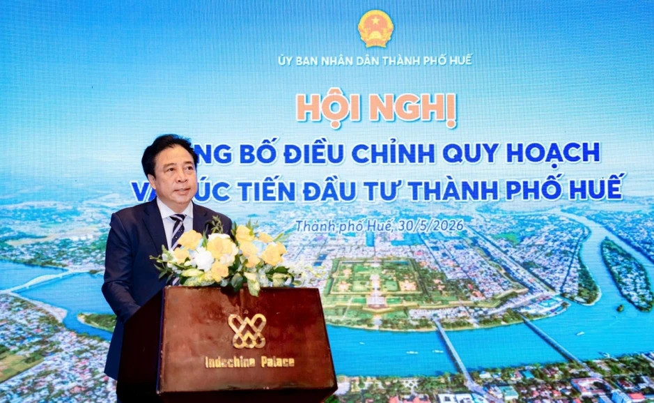 Huế công bố điều chỉnh quy hoạch và trao quyết định đầu tư cho 12 dự án Huế công bố điều chỉnh quy hoạch và trao quyết định đầu tư cho 12 dự án