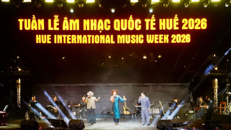 Huế giữ đà tăng trưởng, tạo bứt phá cho mục tiêu hai con số Huế giữ đà tăng trưởng, tạo bứt phá cho mục tiêu hai con số