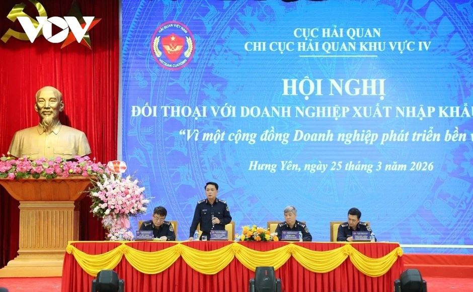 Hưng Yên: Hải quan và doanh nghiệp cùng đối thoại để gỡ vướng trong xuất nhập khẩu Hưng Yên: Hải quan và doanh nghiệp cùng đối thoại để gỡ vướng trong xuất nhập khẩu