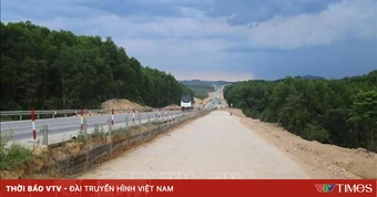 Huy động tối đa nhân lực, phương tiện thi công cao tốc Cam Lộ - La Sơn