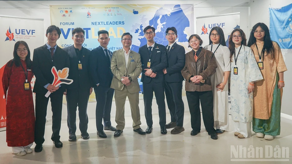 Kết nối trí thức trẻ người Việt tại châu Âu, bồi dưỡng năng lực lãnh đạo thế hệ mới Kết nối trí thức trẻ người Việt tại châu Âu, bồi dưỡng năng lực lãnh đạo thế hệ mới