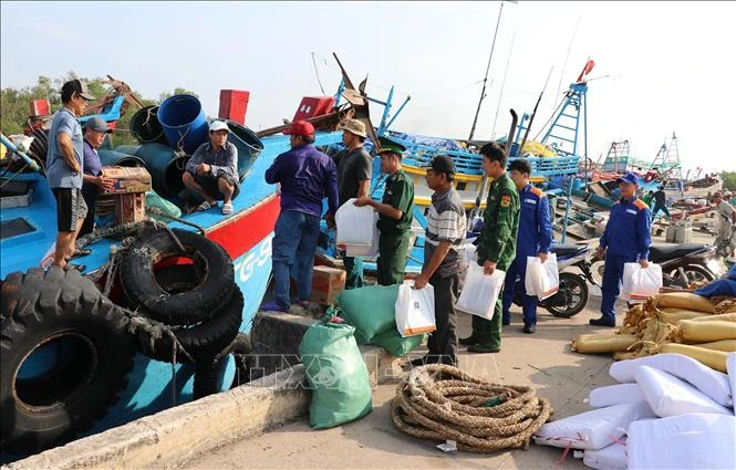 Khắc phục 'thẻ vàng IUU': Đồng Tháp siết quản lý tàu cá Khắc phục 'thẻ vàng IUU': Đồng Tháp siết quản lý tàu cá