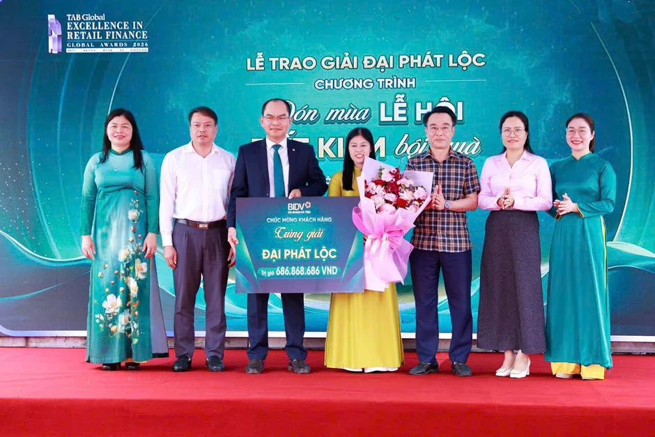 Khách hàng may mắn ‘đón lộc’ hơn 686 triệu đồng từ BIDV Khách hàng may mắn ‘đón lộc’ hơn 686 triệu đồng từ BIDV