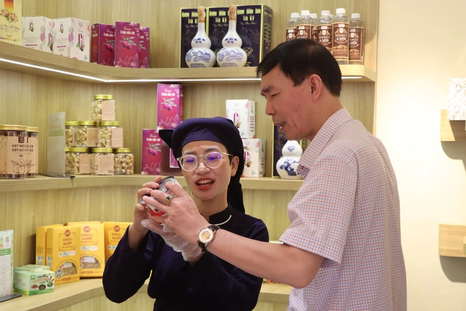 Khai mạc 'Lạng Sơn Corner' tại Hà Nội, kết nối tiêu dùng và mở rộng thị trường Khai mạc 'Lạng Sơn Corner' tại Hà Nội, kết nối tiêu dùng và mở rộng thị trường