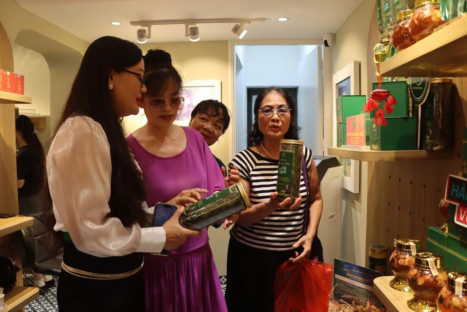 Khai mạc 'Sức sống hàng Việt' số 6: Đưa đặc sản Lai Châu đến với Thủ đô Khai mạc 'Sức sống hàng Việt' số 6: Đưa đặc sản Lai Châu đến với Thủ đô