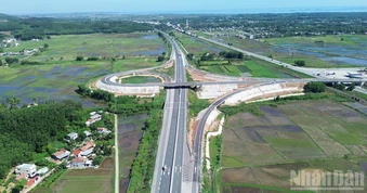 Khai thác và tổ chức thu phí nút giao Trì Bình-Dung Quất trên đường cao tốc Đà Nẵng-Quảng Ngãi từ 0 giờ ngày 1/10