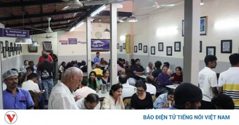Khan hiếm khí đốt do căng thẳng Trung Đông, nhiều nhà hàng Ấn Độ bỏ nấu ăn nóng