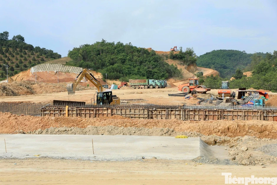 Khẩn trương thi công 2 dự án cao tốc ở Lâm Đồng Khẩn trương thi công 2 dự án cao tốc ở Lâm Đồng