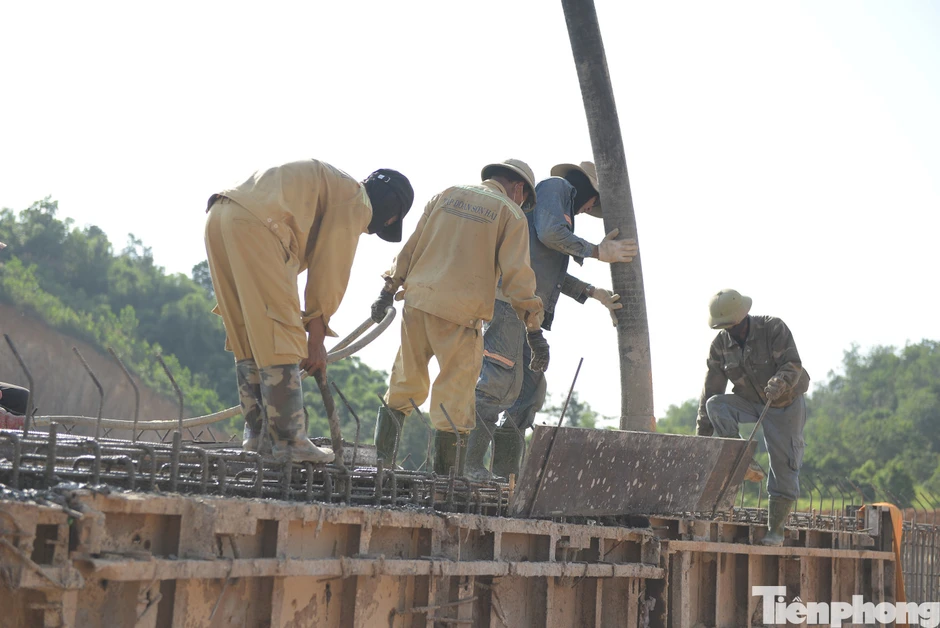 Khẩn trương thi công 2 dự án cao tốc ở Lâm Đồng Khẩn trương thi công 2 dự án cao tốc ở Lâm Đồng