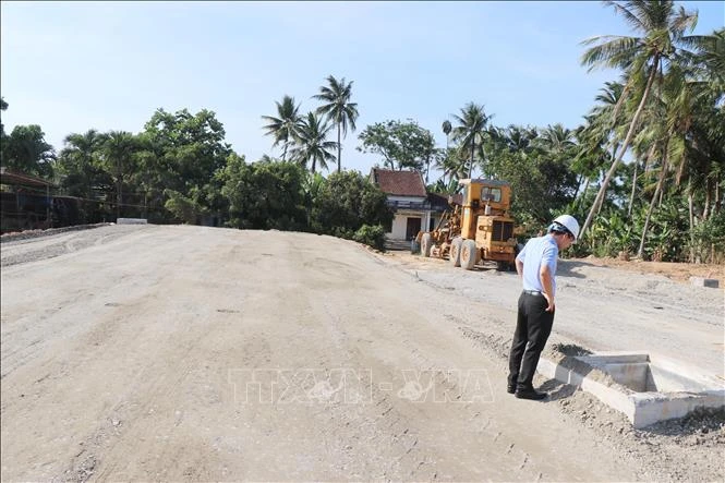 Khẩn trương xử lý 'ách tắc' mặt bằng đường ven biển Dung Quất - Sa Huỳnh Khẩn trương xử lý 'ách tắc' mặt bằng đường ven biển Dung Quất - Sa Huỳnh