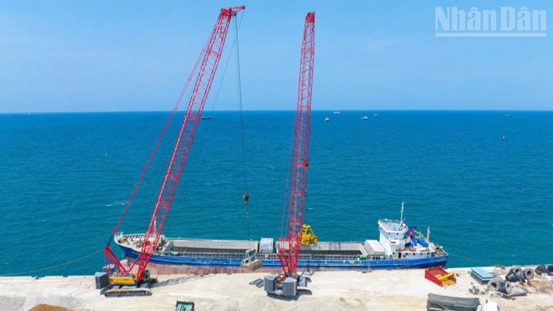Khánh Hòa kiến tạo Trung tâm công nghiệp, dịch vụ năng lượng tái tạo