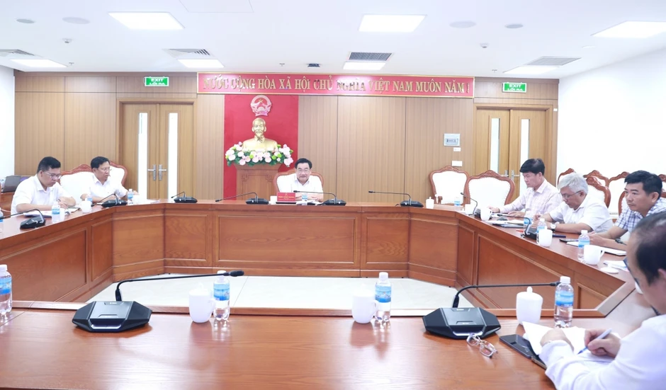 Khánh Hòa lập tổ công tác đặc biệt gỡ vướng mặt bằng các dự án điện hạt nhân Khánh Hòa lập tổ công tác đặc biệt gỡ vướng mặt bằng các dự án điện hạt nhân