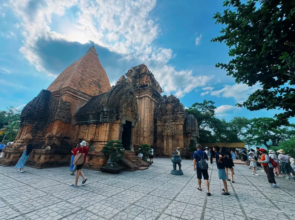 Khánh Hòa số hóa toàn diện điểm đến, xây dựng hệ sinh thái du lịch thông minh Khánh Hòa số hóa toàn diện điểm đến, xây dựng hệ sinh thái du lịch thông minh