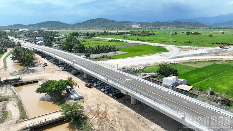 Khánh Hòa tăng tốc các dự án giao thông mở đường cho không gian phát triển mới Khánh Hòa tăng tốc các dự án giao thông mở đường cho không gian phát triển mới