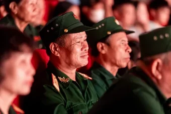Khi những chứng nhân lịch sử đắm chìm trong 4.000 năm hào khí “Đất Nước Thiên Hùng Ca”