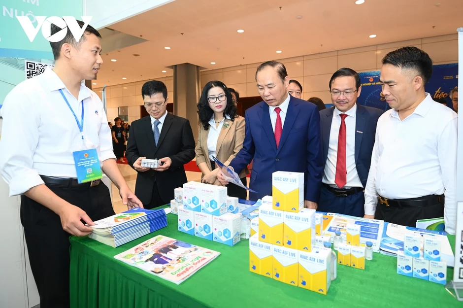Khoa học công nghệ “kích hoạt” tăng trưởng mới cho ngành chăn nuôi Việt Nam Khoa học công nghệ “kích hoạt” tăng trưởng mới cho ngành chăn nuôi Việt Nam