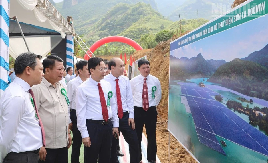 Khởi công 2 dự án trọng điểm trên lòng hồ thủy điện Sơn La Khởi công 2 dự án trọng điểm trên lòng hồ thủy điện Sơn La
