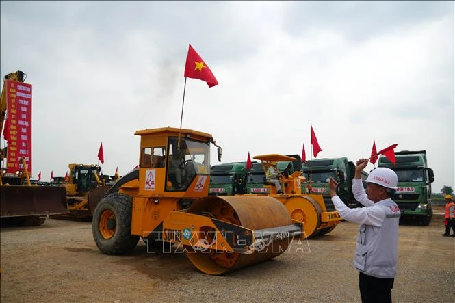 Khởi công dự án đầu tư xây dựng và kinh doanh kết cấu hạ tầng Khu công nghiệp Thăng Long IV Khởi công dự án đầu tư xây dựng và kinh doanh kết cấu hạ tầng Khu công nghiệp Thăng Long IV