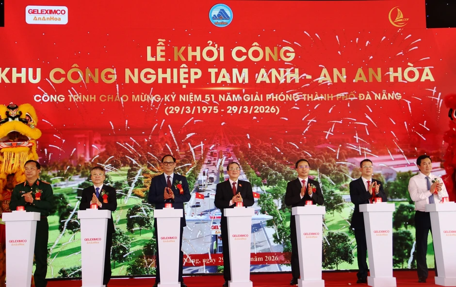 Khởi công khu công nghiệp hơn 4.150 tỉ đồng ở cực tăng trưởng nam Đà Nẵng Khởi công khu công nghiệp hơn 4.150 tỉ đồng ở cực tăng trưởng nam Đà Nẵng