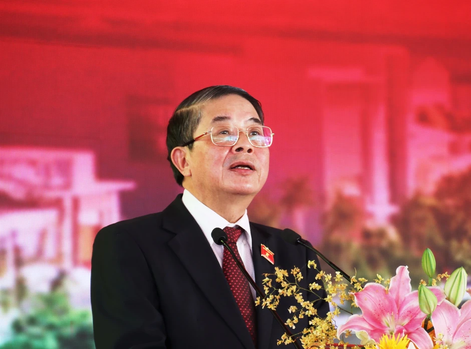 Khởi công khu công nghiệp hơn 4.150 tỉ đồng ở cực tăng trưởng nam Đà Nẵng Khởi công khu công nghiệp hơn 4.150 tỉ đồng ở cực tăng trưởng nam Đà Nẵng