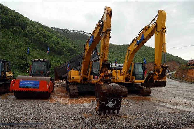 Khởi công nhà máy điện gió đầu tiên của miền Bắc Khởi công nhà máy điện gió đầu tiên của miền Bắc