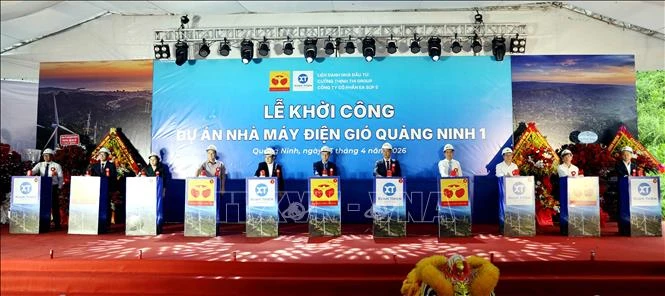 Khởi công nhà máy điện gió đầu tiên của miền Bắc Khởi công nhà máy điện gió đầu tiên của miền Bắc