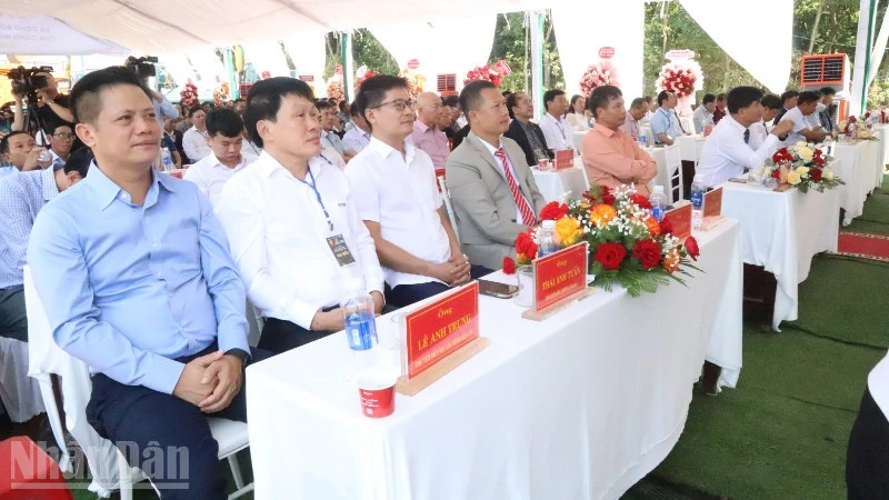 Khởi động xây dựng cụm công nghiệp chuyên biệt cho ngành hàng trái cây và nông sản xuất khẩu ở Đắk Lắk Khởi động xây dựng cụm công nghiệp chuyên biệt cho ngành hàng trái cây và nông sản xuất khẩu ở Đắk Lắk
