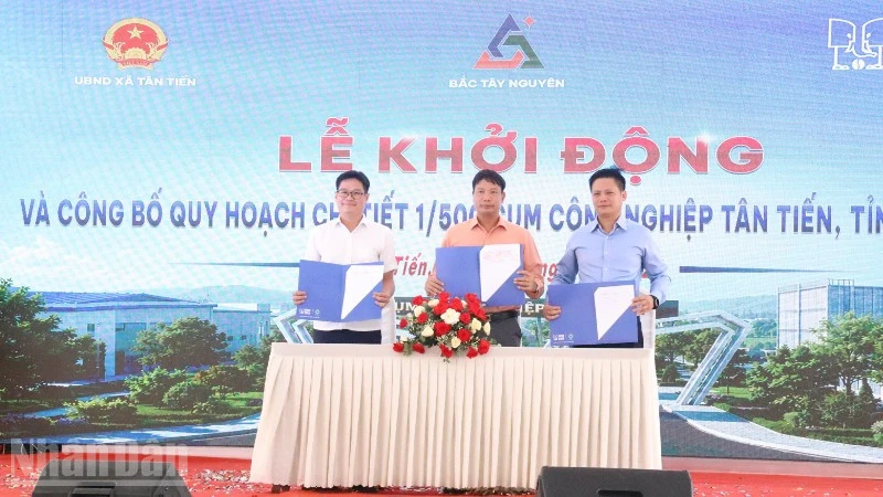 Khởi động xây dựng cụm công nghiệp chuyên biệt cho ngành hàng trái cây và nông sản xuất khẩu ở Đắk Lắk Khởi động xây dựng cụm công nghiệp chuyên biệt cho ngành hàng trái cây và nông sản xuất khẩu ở Đắk Lắk