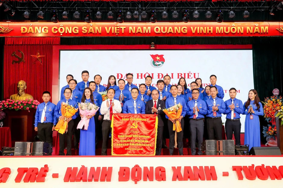 Khơi nguồn động lực đổi mới sáng tạo từ sức trẻ Agribank Khơi nguồn động lực đổi mới sáng tạo từ sức trẻ Agribank