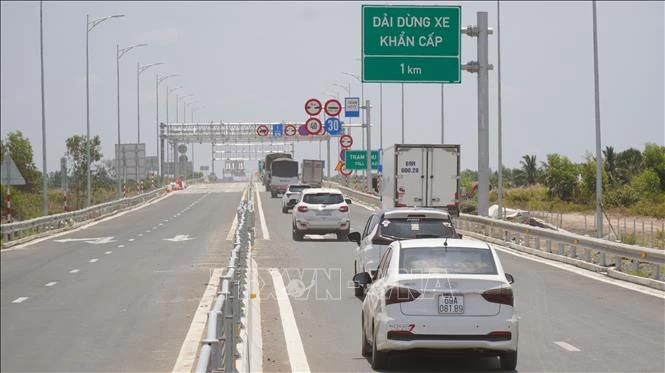 Khơi thông cao tốc về cực Nam, mở rộng không gian phát triển Cà Mau Khơi thông cao tốc về cực Nam, mở rộng không gian phát triển Cà Mau