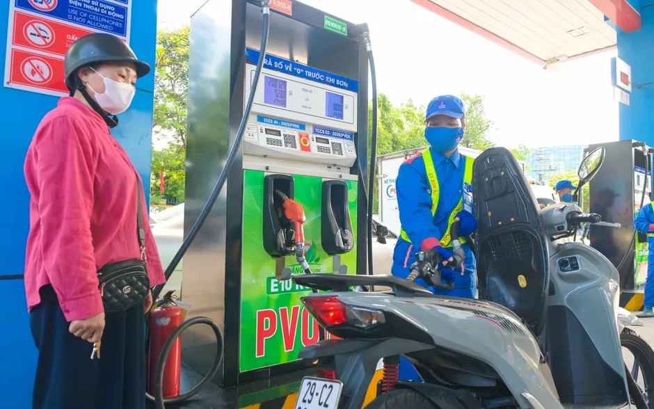 Khơi thông dòng chảy xăng sinh học E10 Khơi thông dòng chảy xăng sinh học E10