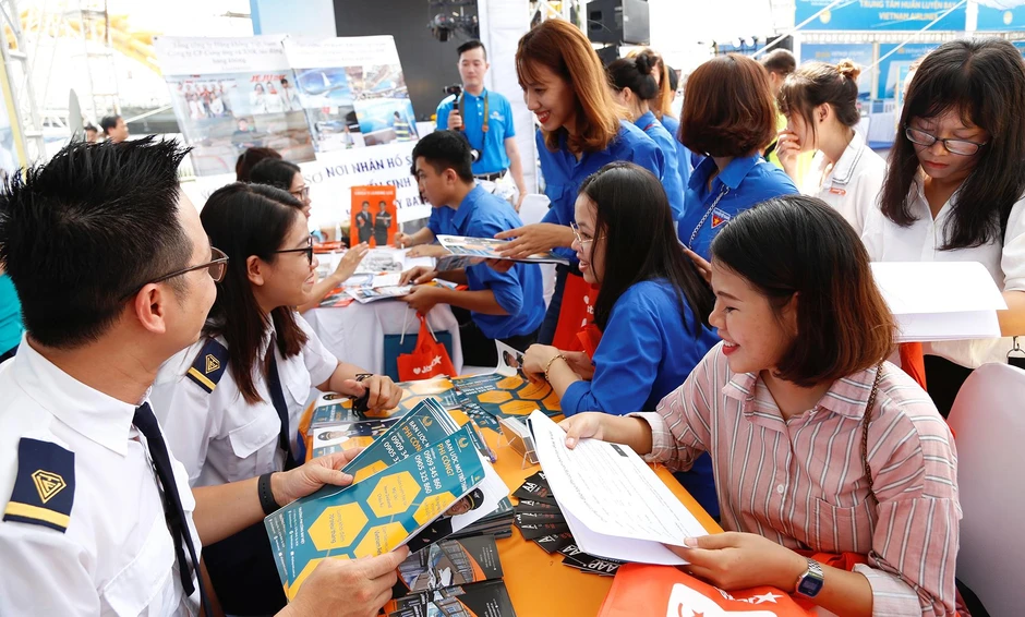 Khơi thông nguồn nhân lực chất lượng cao cho Hà Nội: Gợi mở từ hệ sinh thái hàng không