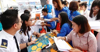 Khơi thông nguồn nhân lực chất lượng cao cho Hà Nội: Gợi mở từ hệ sinh thái hàng không