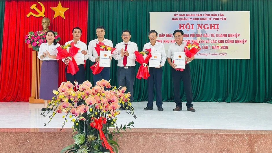 Khu kinh tế Nam Phú Yên đối thoại doanh nghiệp, cam kết giảm thủ tục hành chính Khu kinh tế Nam Phú Yên đối thoại doanh nghiệp, cam kết giảm thủ tục hành chính