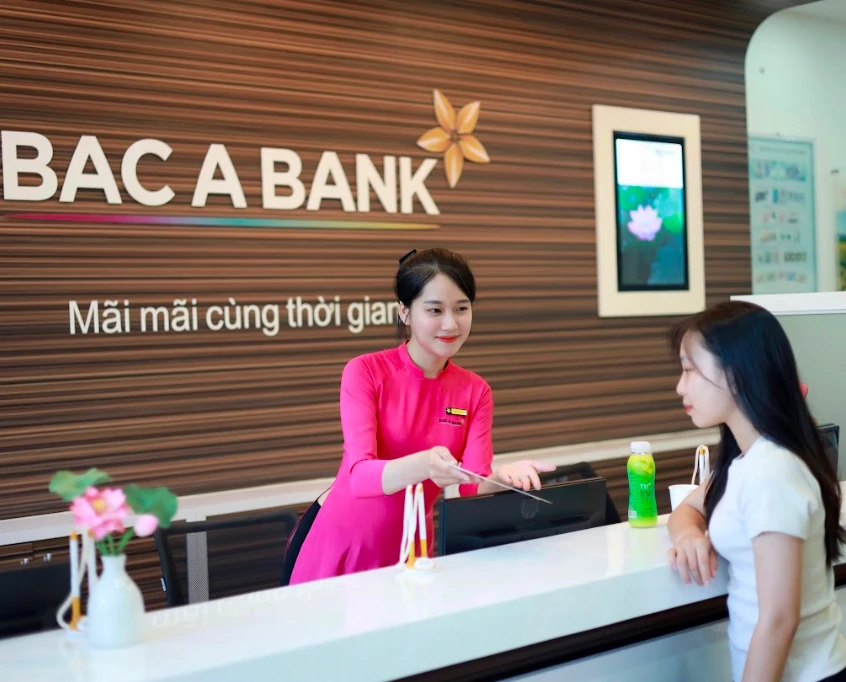 Kích hoạt tiện ích Mobile Banking, khách hàng nhận 'mưa' quà tặng hấp dẫn từ BAC A BANK Kích hoạt tiện ích Mobile Banking, khách hàng nhận 'mưa' quà tặng hấp dẫn từ BAC A BANK