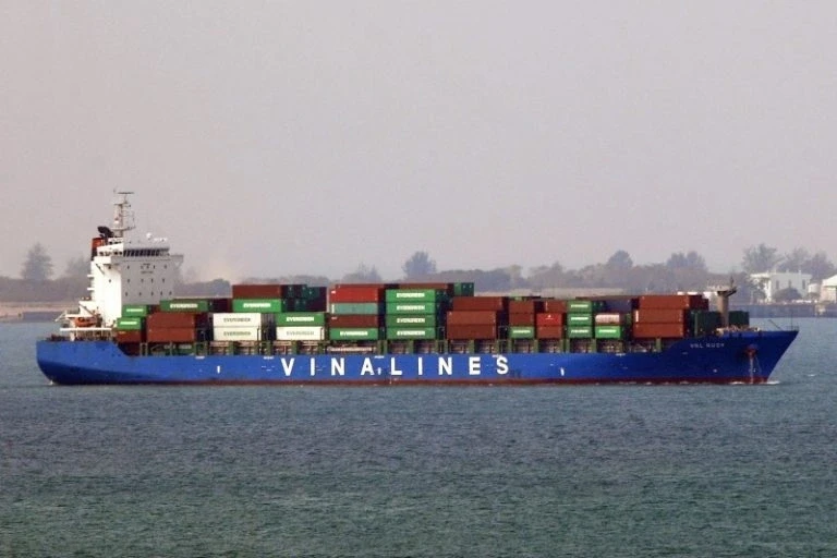 Kiến nghị hỗ trợ tàu biển Việt Nam qua eo Hormuz, giữ ổn định giá cước vận tải Kiến nghị hỗ trợ tàu biển Việt Nam qua eo Hormuz, giữ ổn định giá cước vận tải