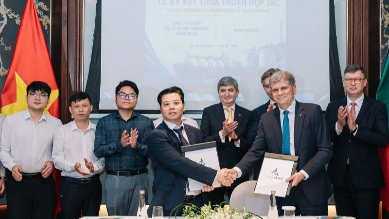 Kiến nghị sớm chấp thuận chủ trương đầu tư dự án Tổ hợp lọc hóa dầu Nam Vân Phong Kiến nghị sớm chấp thuận chủ trương đầu tư dự án Tổ hợp lọc hóa dầu Nam Vân Phong