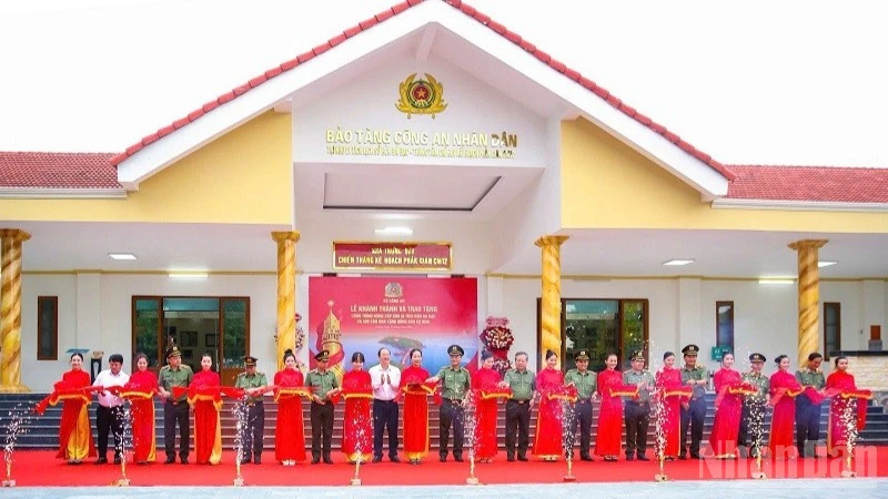 Kiến tạo, xây dựng những công trình lịch sử-nhân văn nơi miền Tây Nam Bộ Kiến tạo, xây dựng những công trình lịch sử-nhân văn nơi miền Tây Nam Bộ