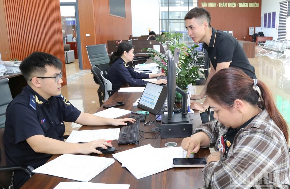 Kim ngạch xuất, nhập khẩu qua cửa khẩu quốc tế Lào Cai tăng 79% Kim ngạch xuất, nhập khẩu qua cửa khẩu quốc tế Lào Cai tăng 79%