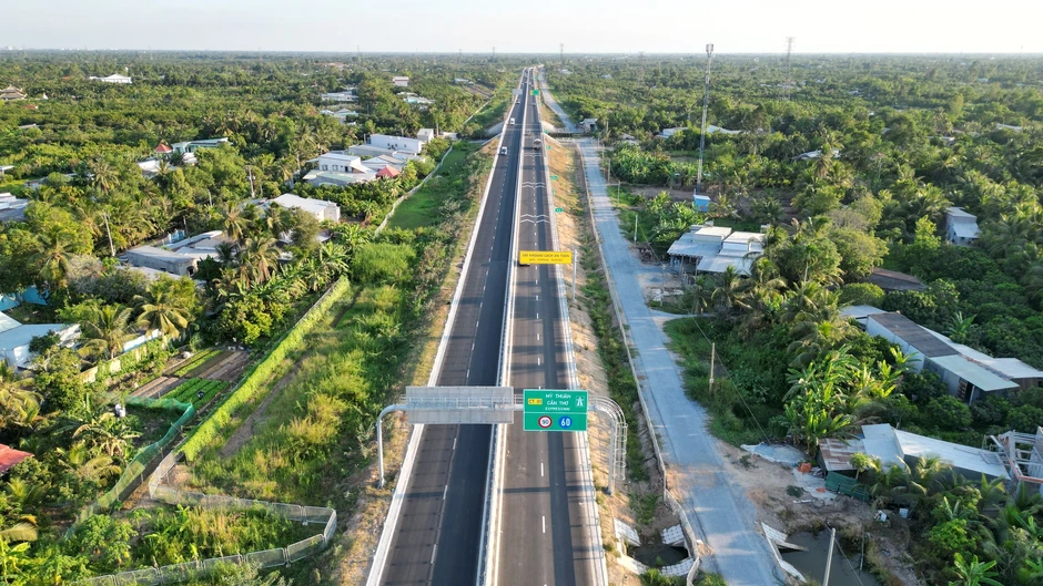 Kinh tế Việt Nam kiên cường vượt bão tố Kinh tế Việt Nam kiên cường vượt bão tố