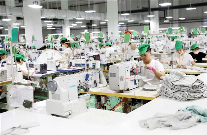 Kinh tế Việt Nam qua góc nhìn quốc tế: Tăng trưởng ấn tượng và bài toán cân bằng vĩ mô Kinh tế Việt Nam qua góc nhìn quốc tế: Tăng trưởng ấn tượng và bài toán cân bằng vĩ mô