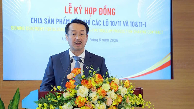 Ký hợp đồng chia sản phẩm dầu khí và hợp đồng mua bán khí mỏ Sư Tử Trắng Ký hợp đồng chia sản phẩm dầu khí và hợp đồng mua bán khí mỏ Sư Tử Trắng