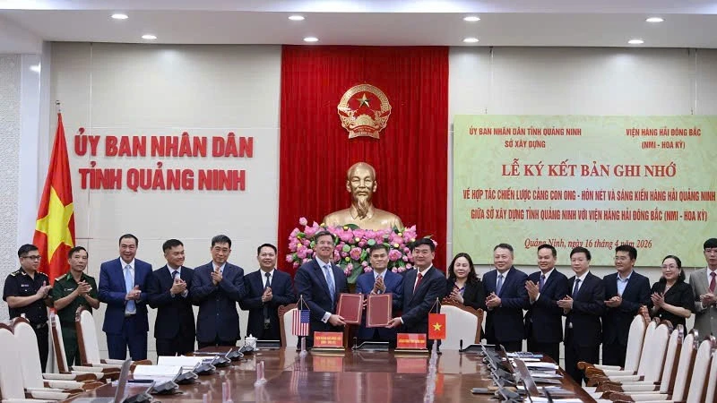 Ký kết hợp tác chiến lược cảng Con Ong-Hòn Nét và sáng kiến hàng hải Ký kết hợp tác chiến lược cảng Con Ong-Hòn Nét và sáng kiến hàng hải