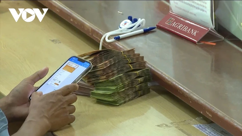 Lãi suất huy động tăng nóng, xuất hiện lãi suất tiết kiệm chạm mốc 10% Lãi suất huy động tăng nóng, xuất hiện lãi suất tiết kiệm chạm mốc 10%