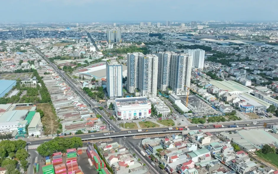 Lãi suất neo cao, doanh nghiệp địa ốc đối mặt áp lực kép Lãi suất neo cao, doanh nghiệp địa ốc đối mặt áp lực kép