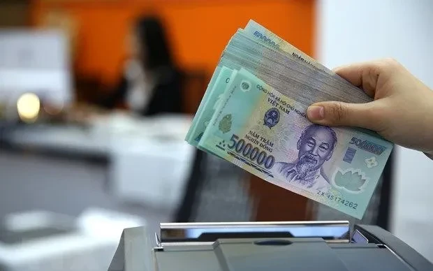 Lãi suất qua đêm giảm về 4,9%/năm Lãi suất qua đêm giảm về 4,9%/năm