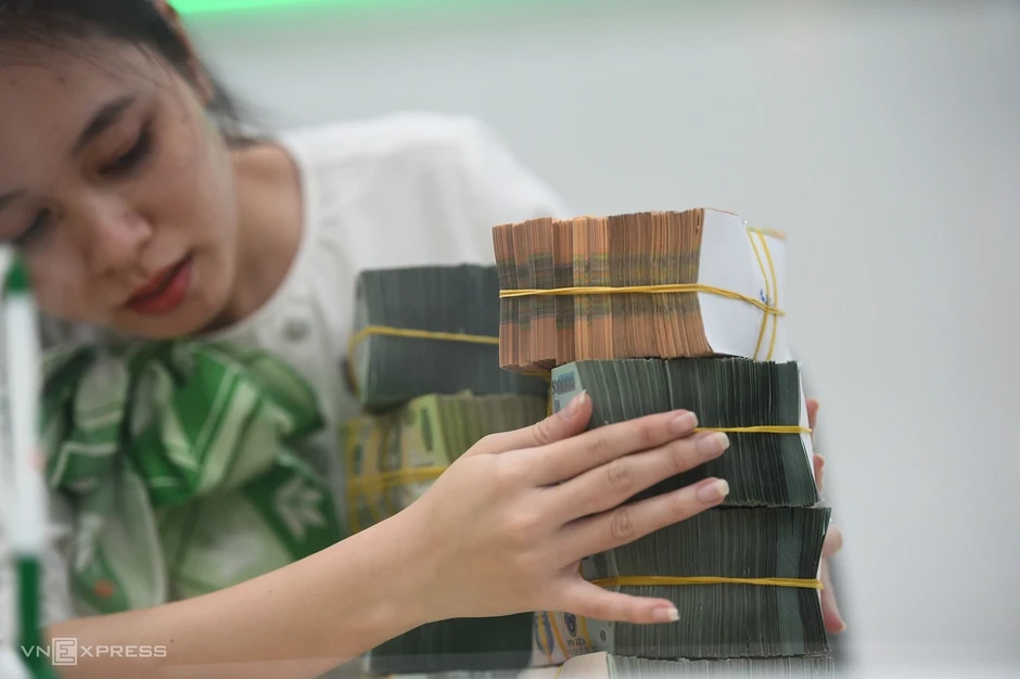 'Lãi suất thời gian tới khó tăng cao hay giảm mạnh đột ngột' 'Lãi suất thời gian tới khó tăng cao hay giảm mạnh đột ngột'