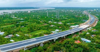Làm cao tốc vùng ĐBSCL, xây sao cho bền?
